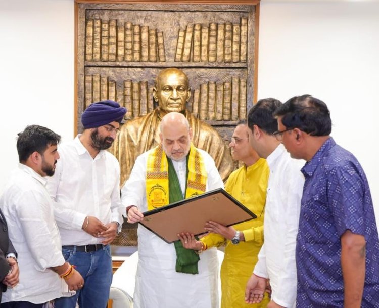 *केंद्रीय गृह मंत्री अमित शाह से छत्तीसगढ़ भाजपा सोशल मीडिया की टीम ने की मुलाकात, शाह ने टीम को उत्कृष्ट कार्य के लिए दी बधाई*