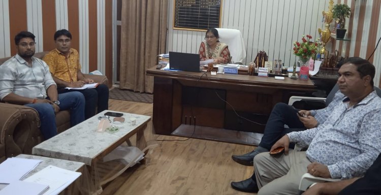 *भारी बारिश के बाद मौसमी बीमारियों को लेकर स्वास्थ्य विभाग अलर्ट: सीएमएचओ ने आकस्मिक बैठक लेकर की हालात की समीक्षा, 45 कॉम्बेट टीमों को 24×7 अलर्ट रहने के निर्देश*
