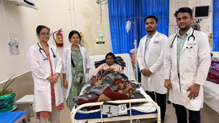 *चाकू लगने से गंभीर रूप से घायल 15 वर्षीय किशोर को मिला नया जीवन, सिम्स हॉस्पिटल के चिकित्सकों की तत्परता से बचाई गई बच्चे की जान*